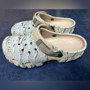 Men’s Offroad Sport Crocs Size 11